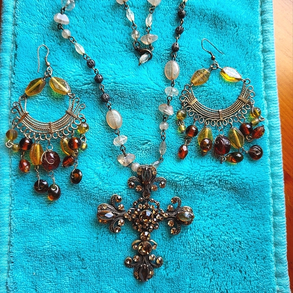 Cross Necklace & Earring Set - Picture 1 of 2